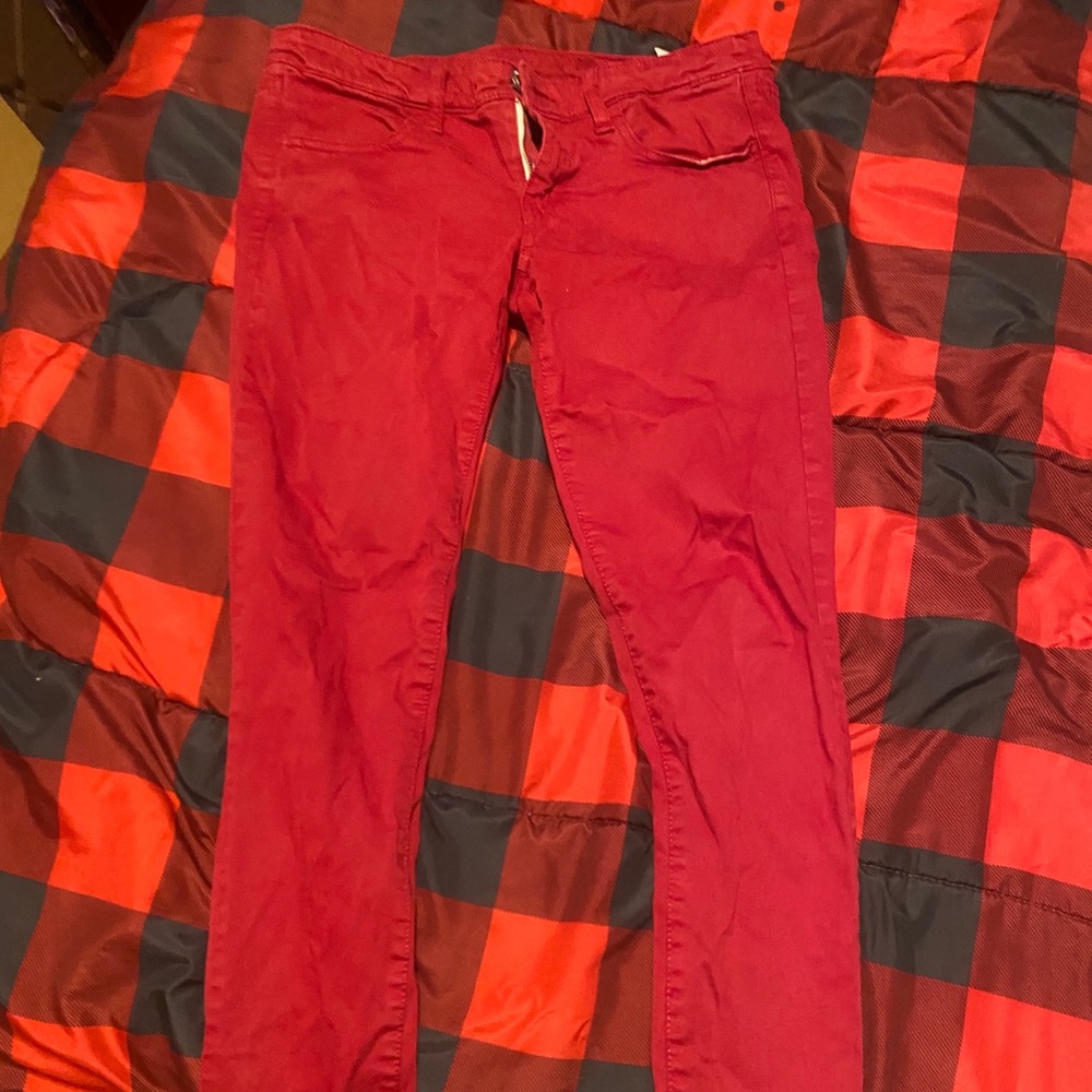 Red American Eagle skinny jeans